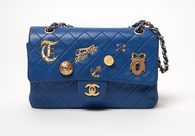 コラージュ加工したCHANELのバッグ パスザバトンで展示販売
